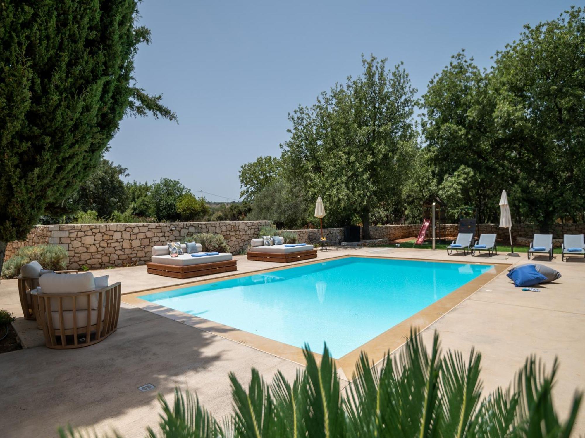 Villa Ellie - Heated Pool, Playground, Garden & Bbq! Vederoi ภายนอก รูปภาพ