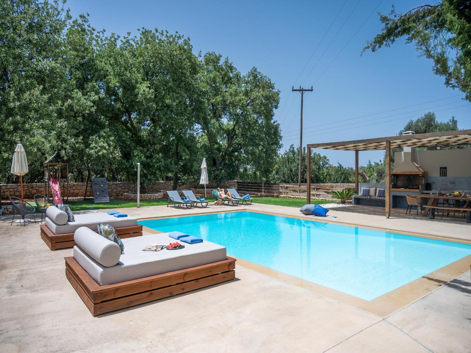 Villa Ellie - Heated Pool, Playground, Garden & Bbq! Vederoi ภายนอก รูปภาพ