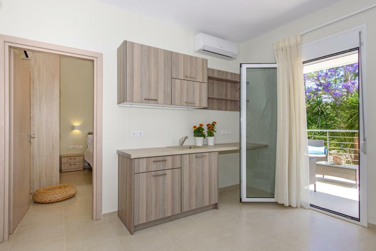 Villa Ellie - Heated Pool, Playground, Garden & Bbq! Vederoi ภายนอก รูปภาพ