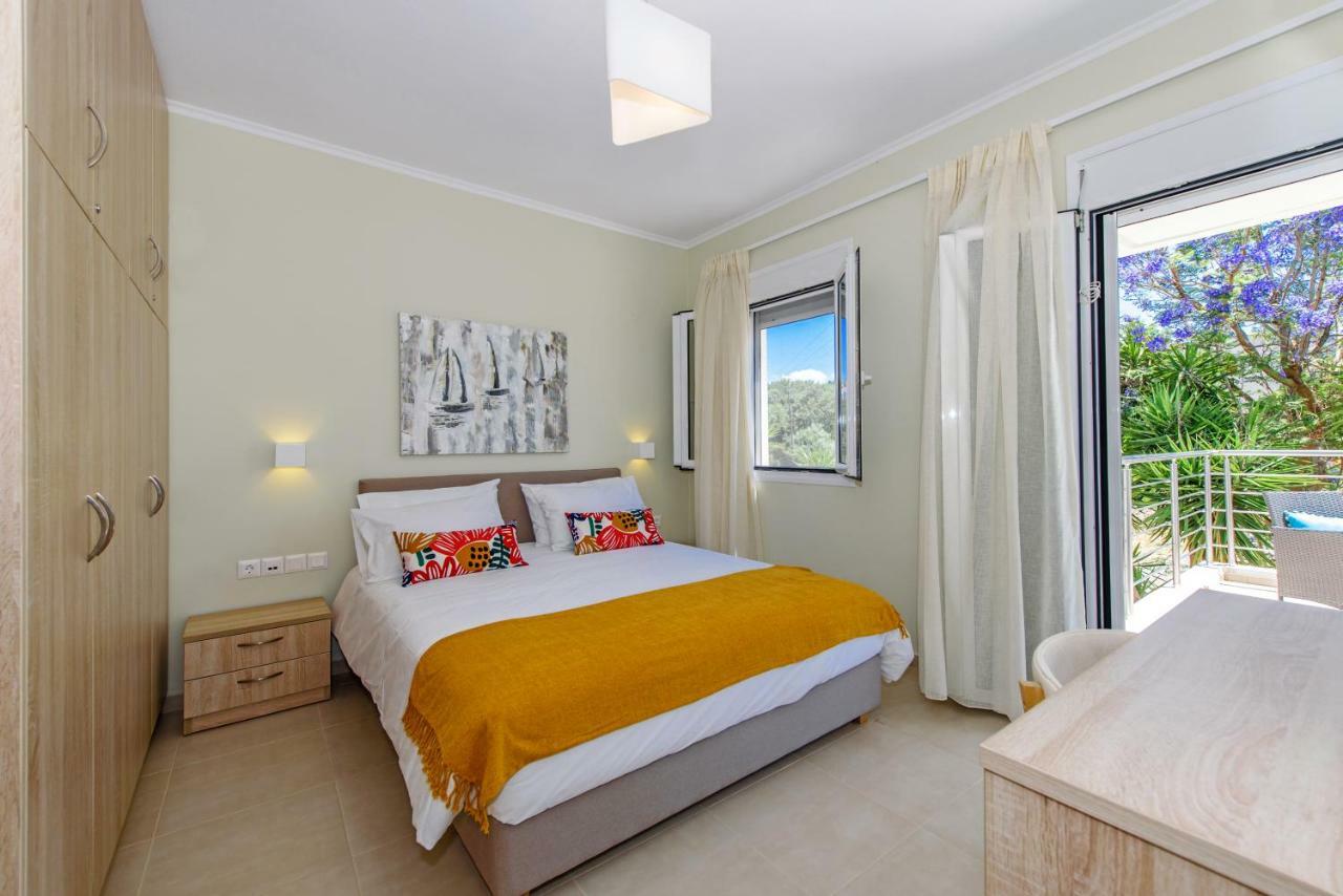 Villa Ellie - Heated Pool, Playground, Garden & Bbq! Vederoi ภายนอก รูปภาพ